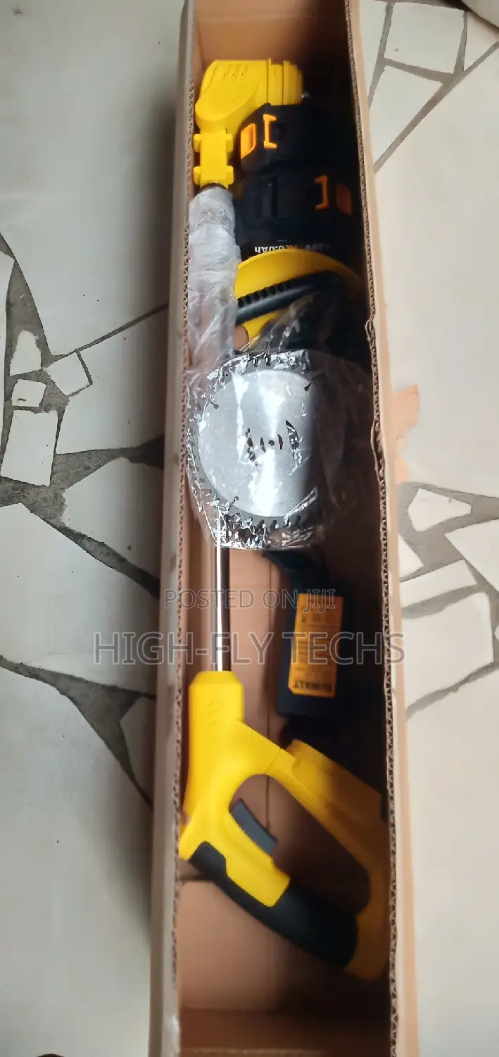 Dewalt Cordless and Lightweight Convenient Lawn Mower