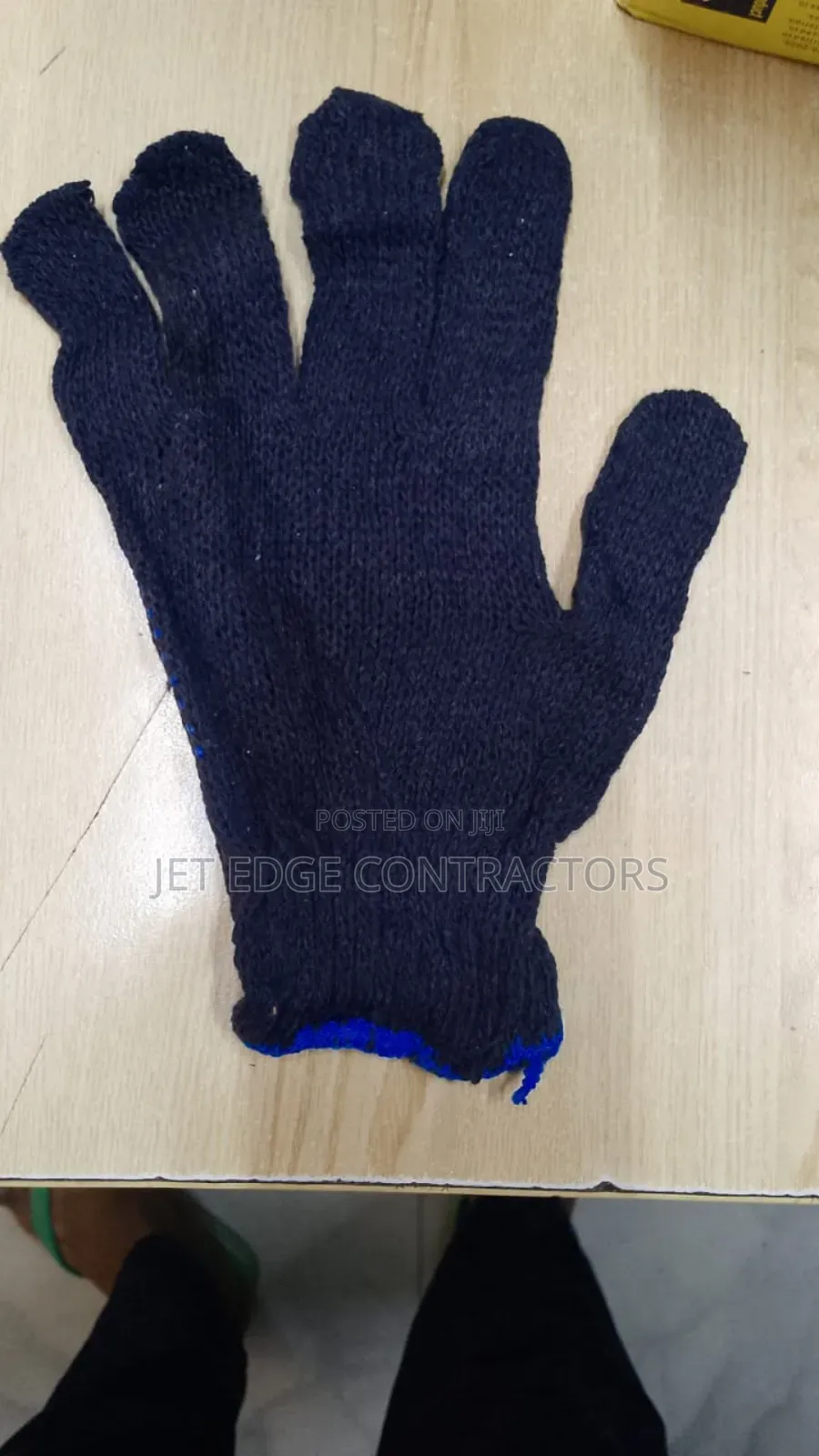 Dotted Gloves