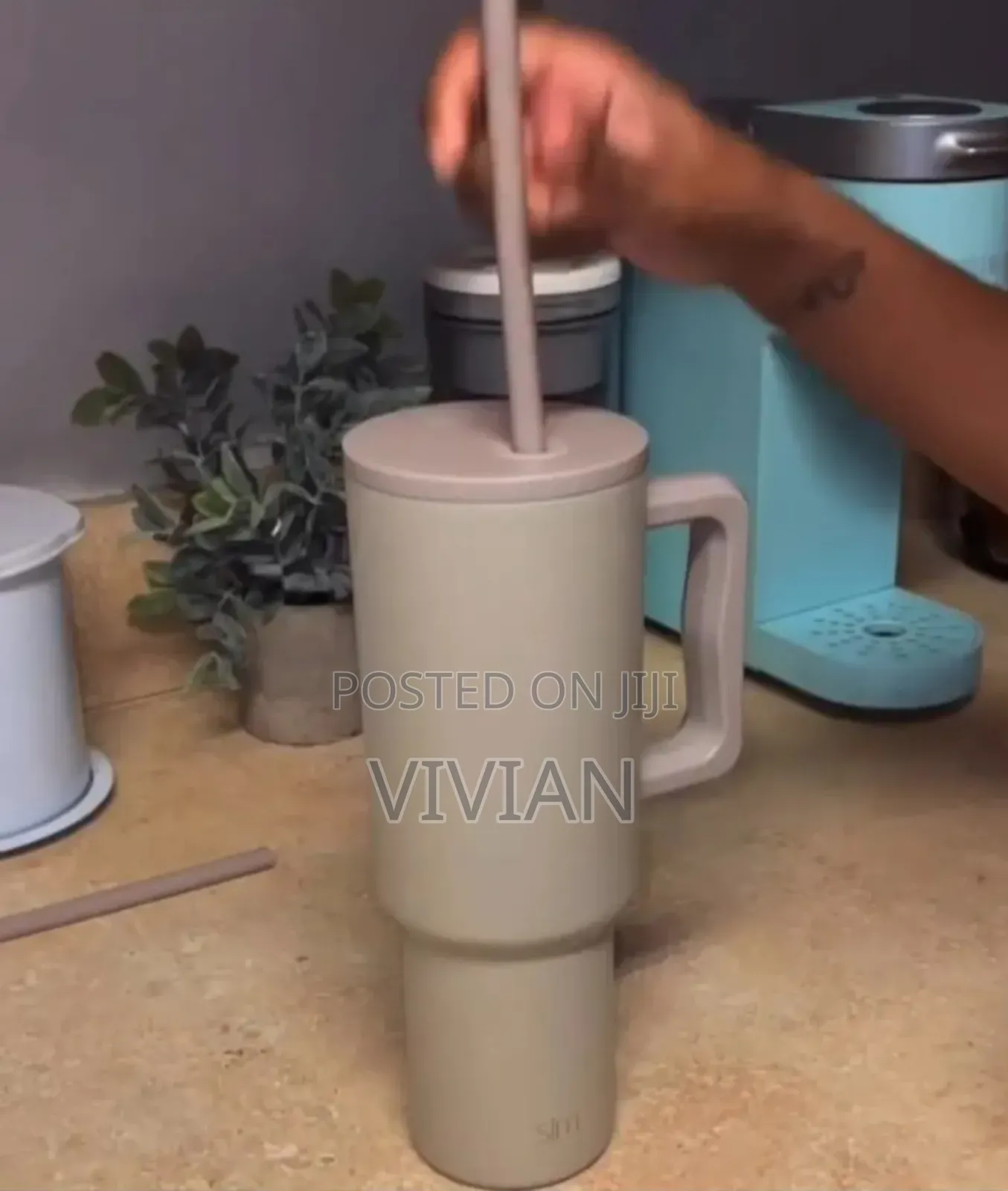 Vacuum Hot/Cold Cup With Straw