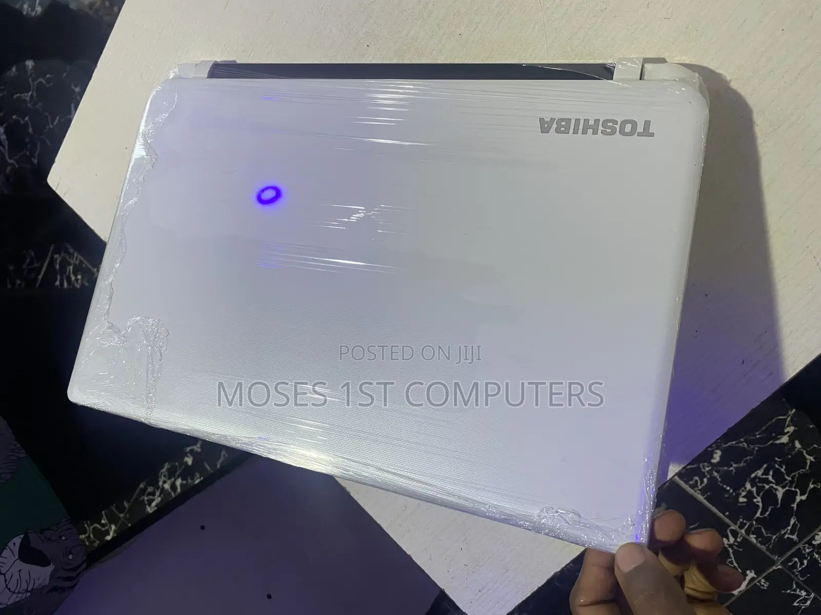 New Laptop Toshiba 8GB Intel HDD 250GB