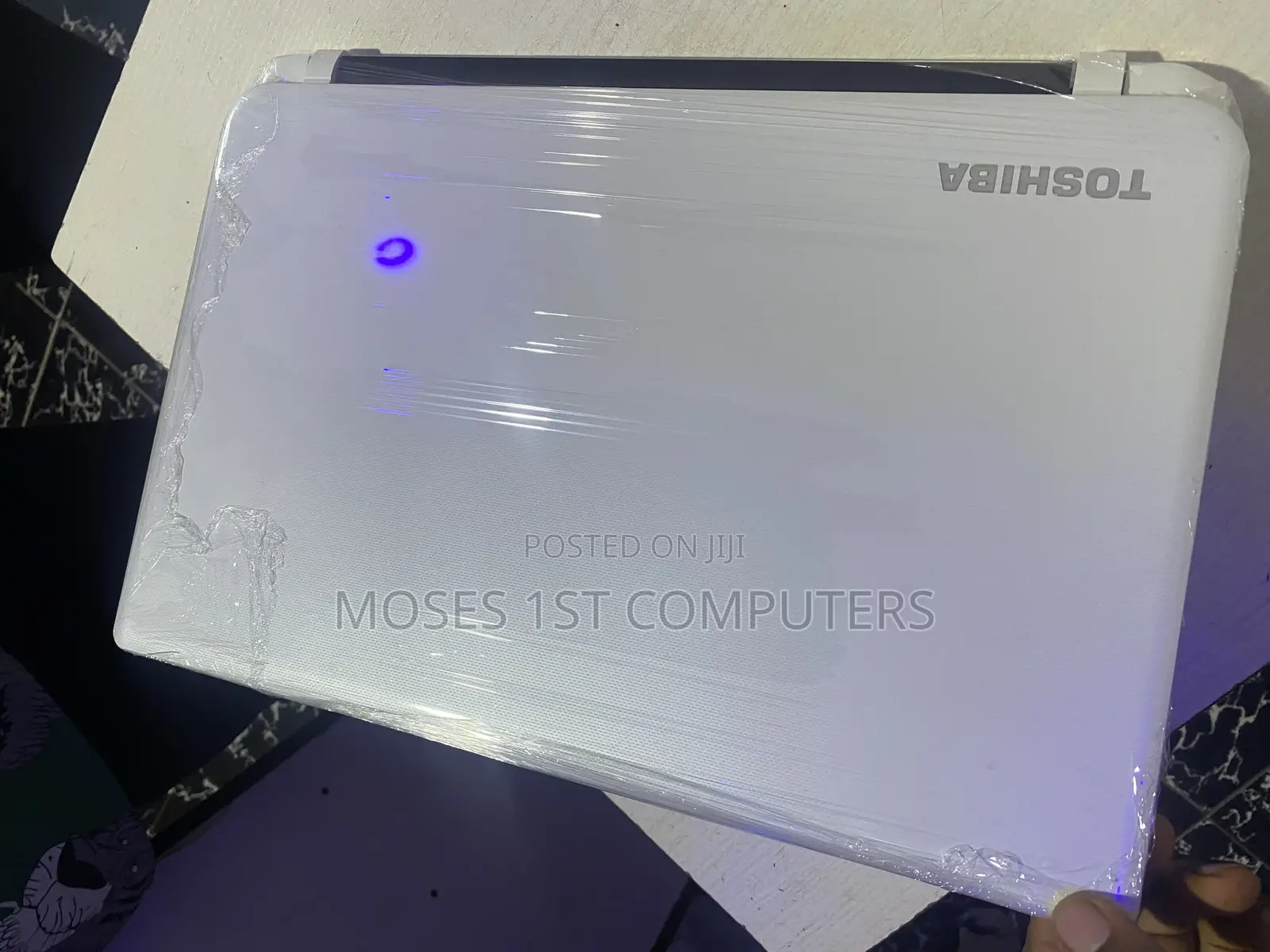 New Laptop Toshiba 8GB Intel HDD 250GB