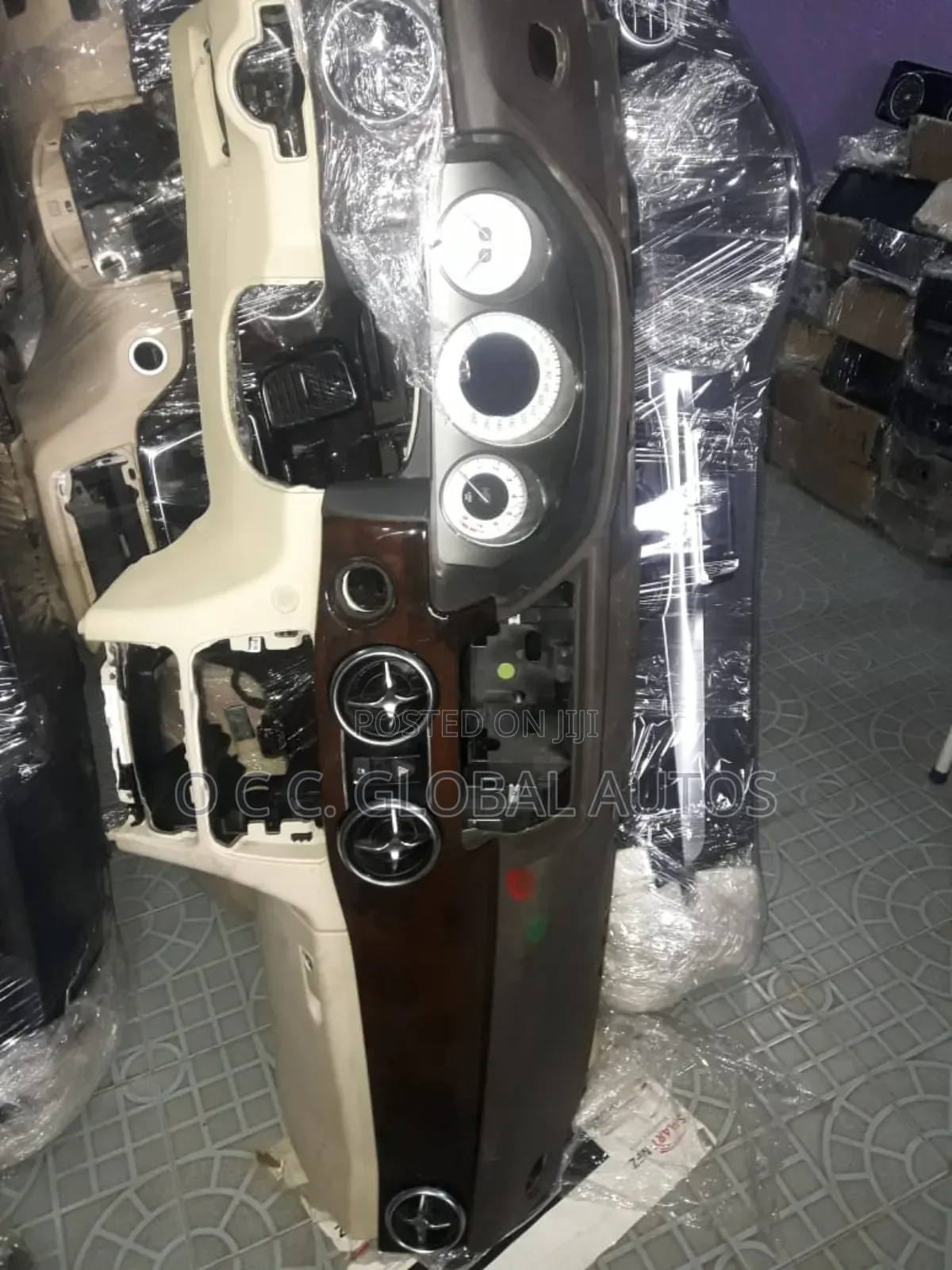 Complete Dashboard With CD GLK 2014
