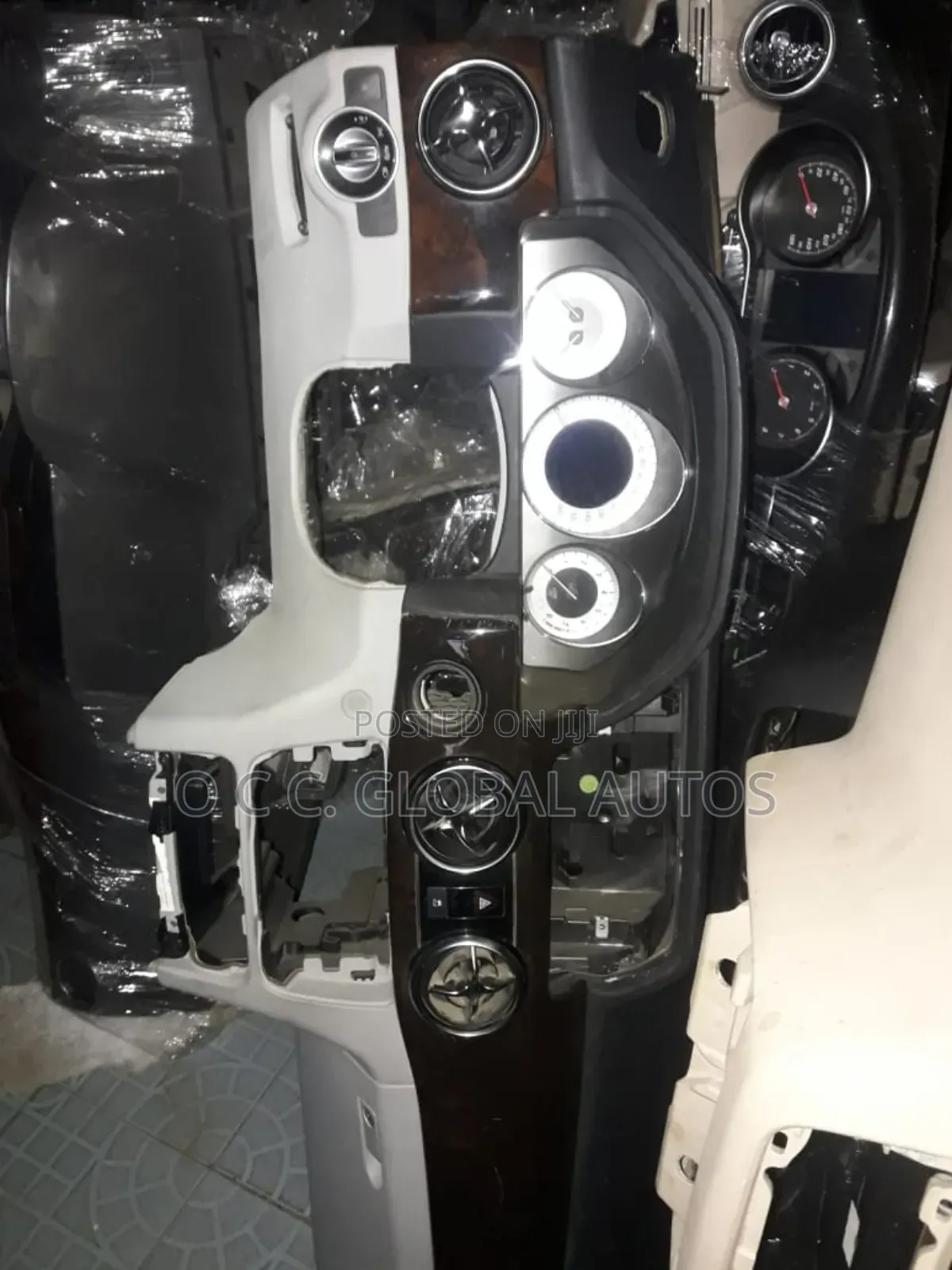 Complete Dashboard With CD GLK 2014