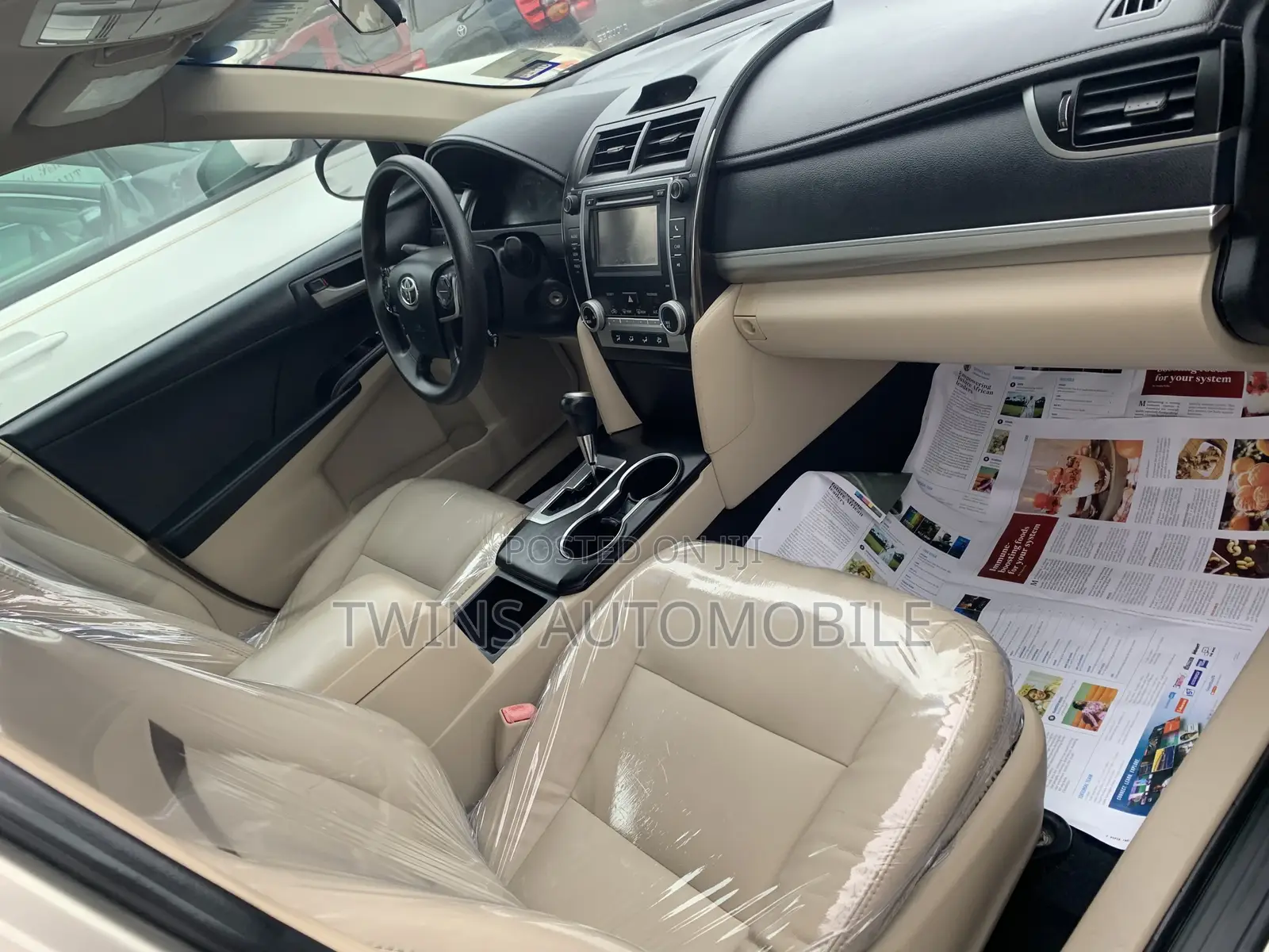 Toyota Camry LE 4dr Sedan (2.5L 4cyl 6A) 2013 Gold
