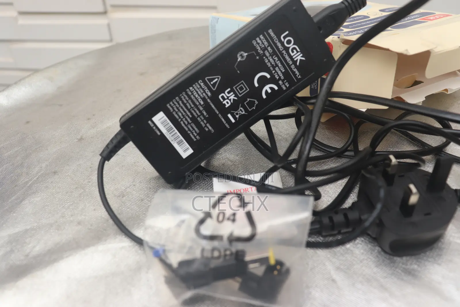 Logik Universal Charger Adaptor 90W for Lenovo Laptops