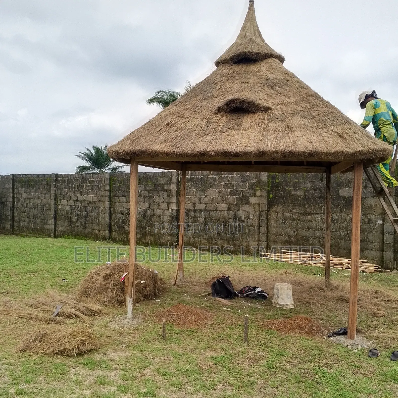 Super Quality Bush Bar Gazebo Hut With Warranty in Lagos