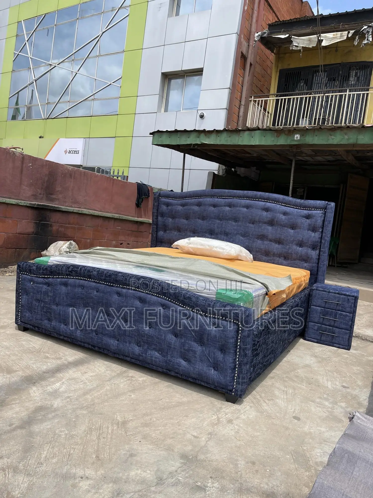 6ft by 6ft Ofosry Bed Frame