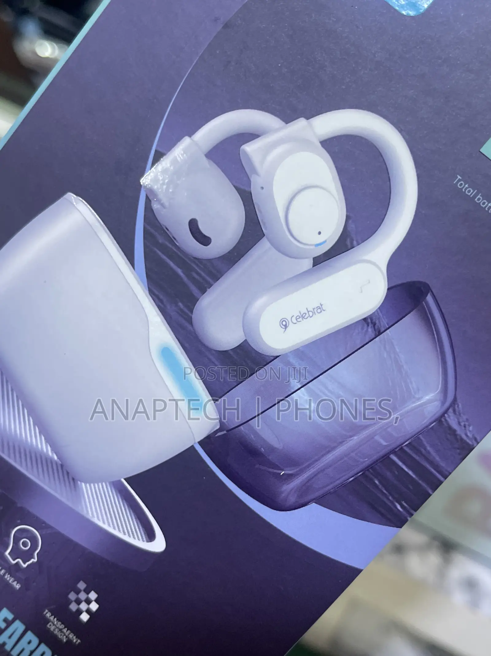 Airpod on the Earbuds Celebrat Last for 40 Hours