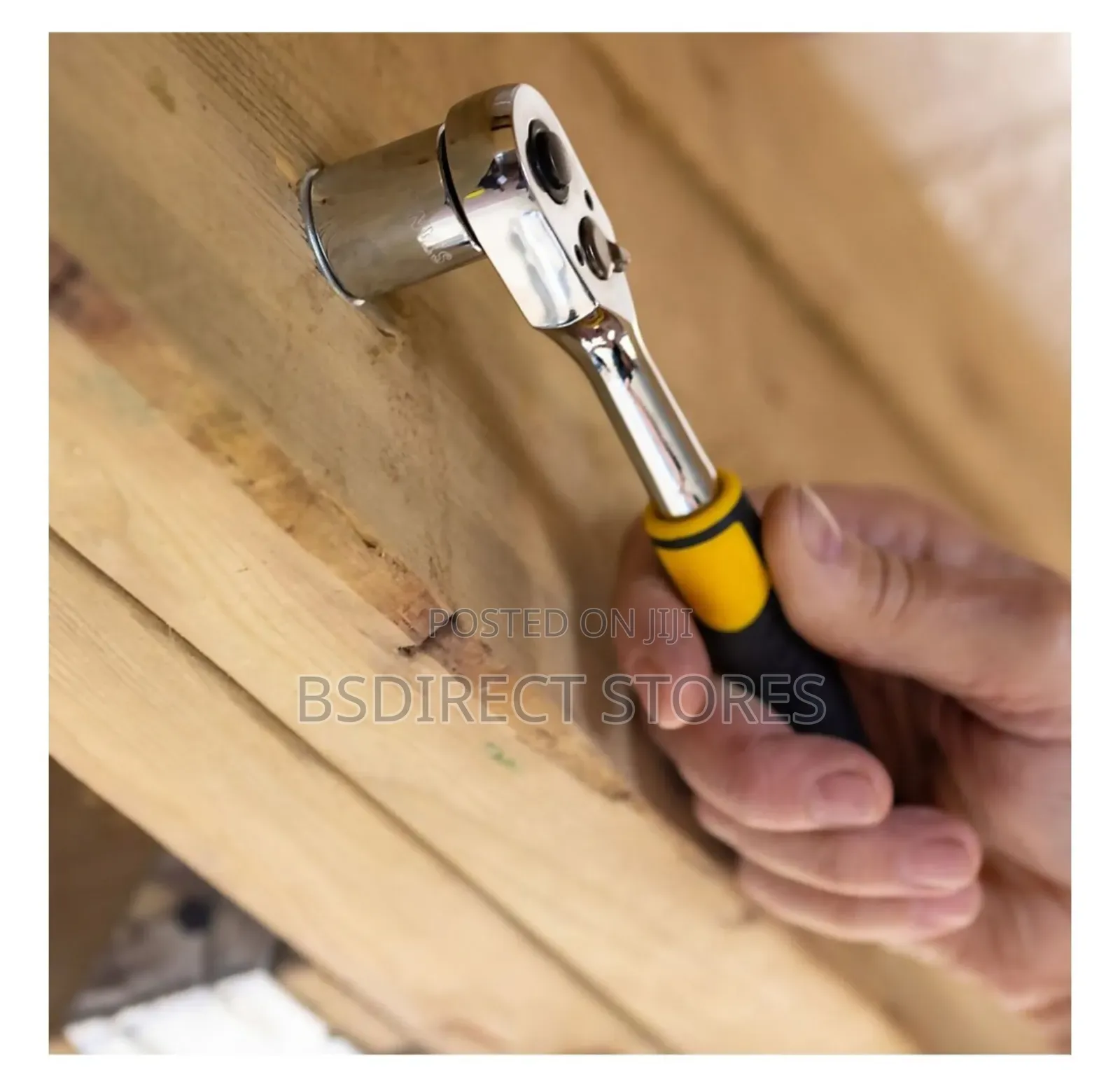 STANLEY Compact 3/8" 72 Tooth Ratchet and 10 Piece Socket