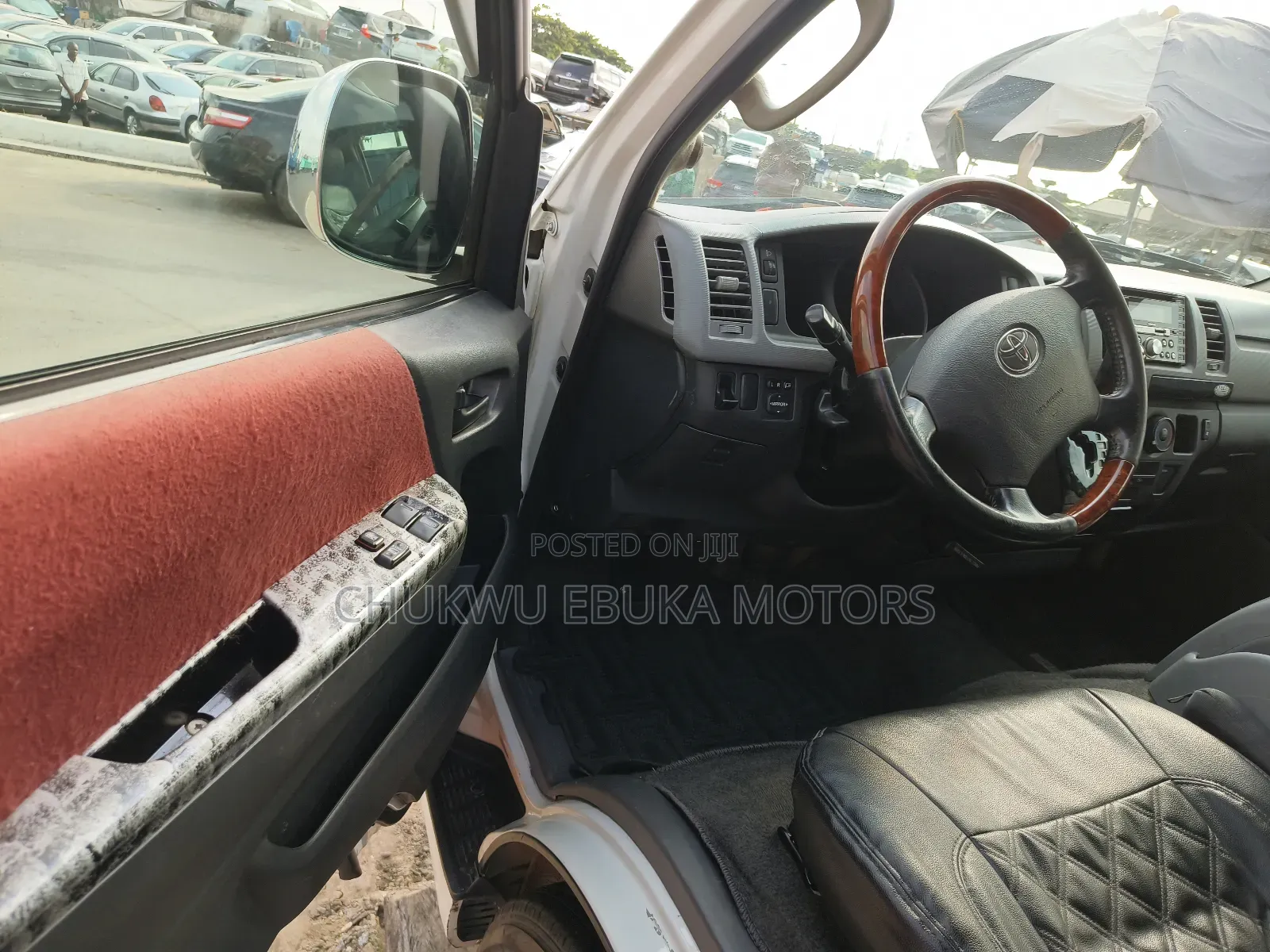 Toyota HiAce 2013 White