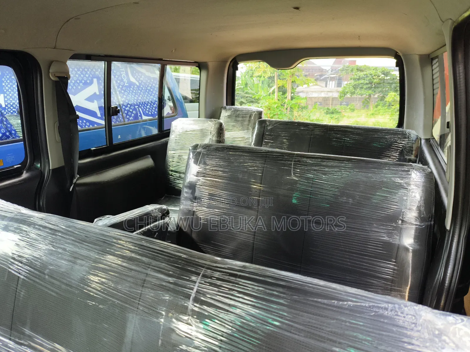 Toyota HiAce 2013 Black