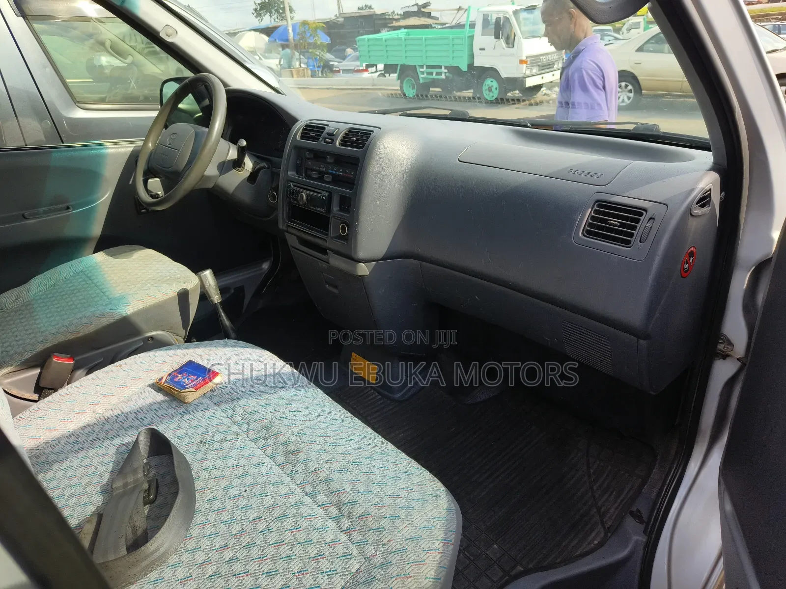 Toyota HiAce 2001 Silver