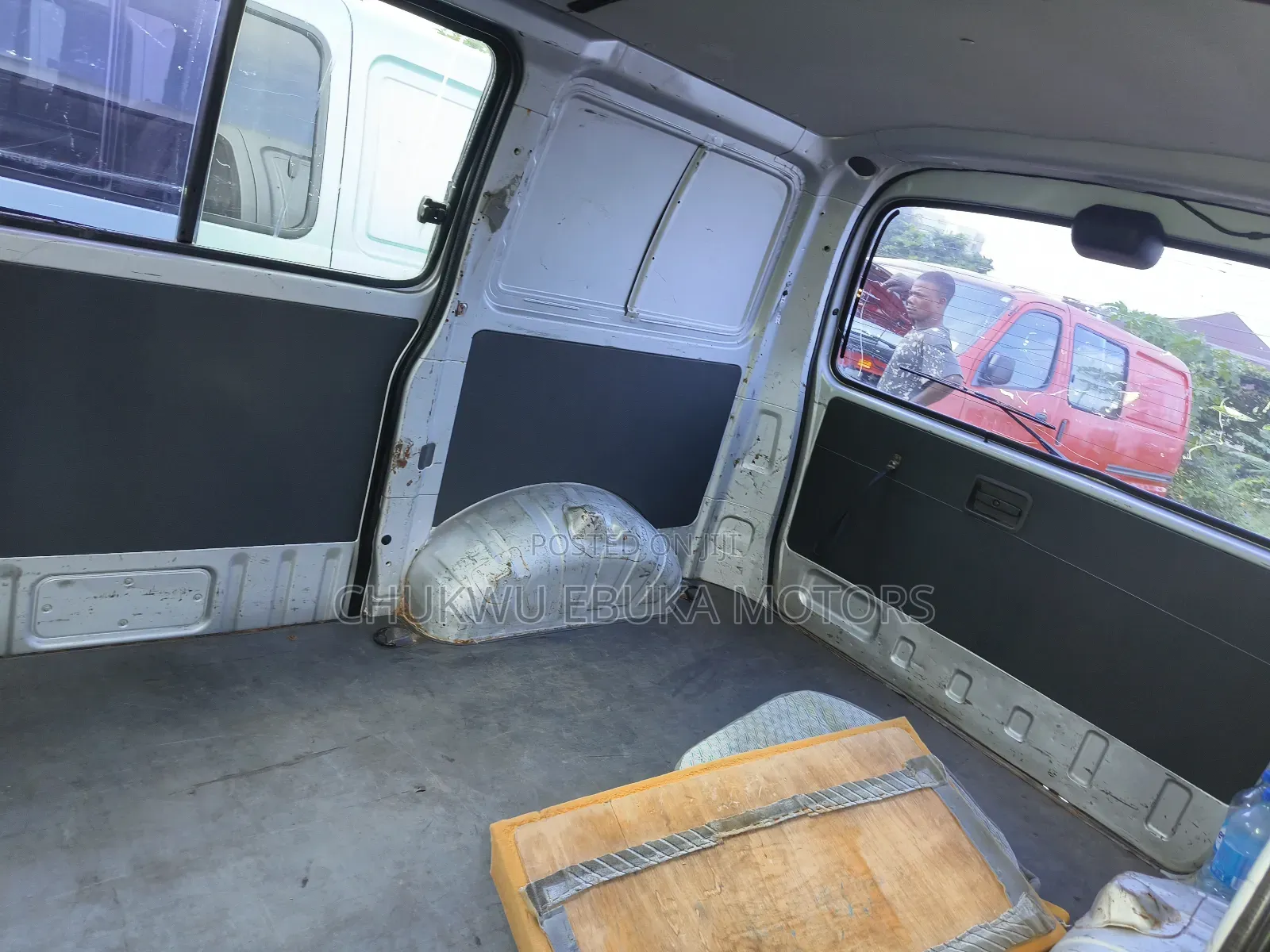 Toyota HiAce 2001 Silver