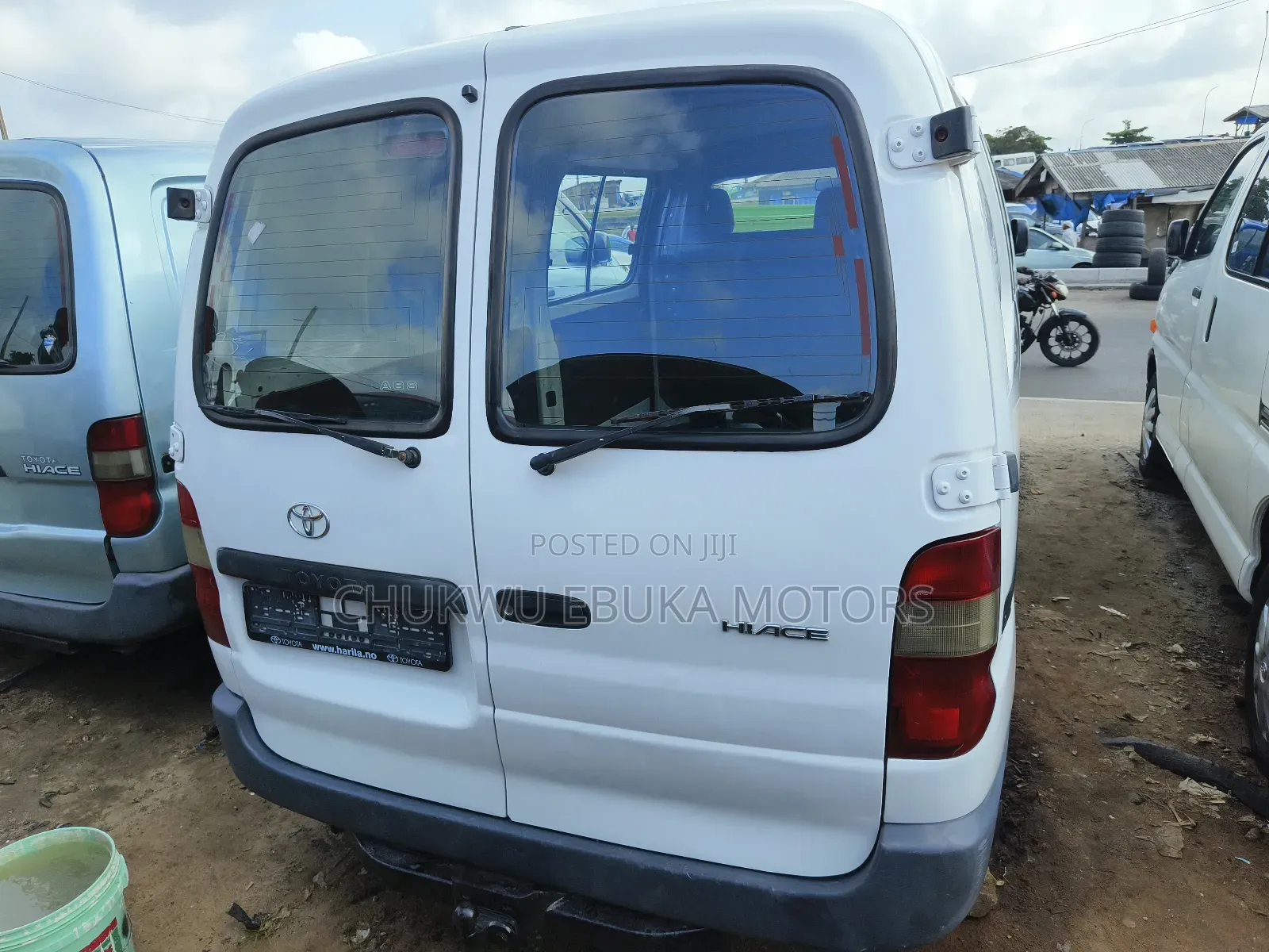 Toyota HiAce 2002 White