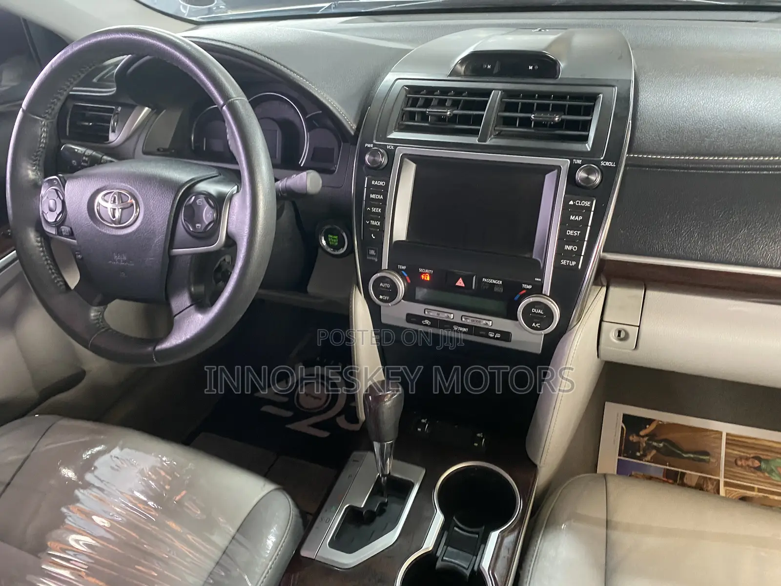 Toyota Camry XLE 4dr Sedan (2.5L 4cyl 6A) 2013 White