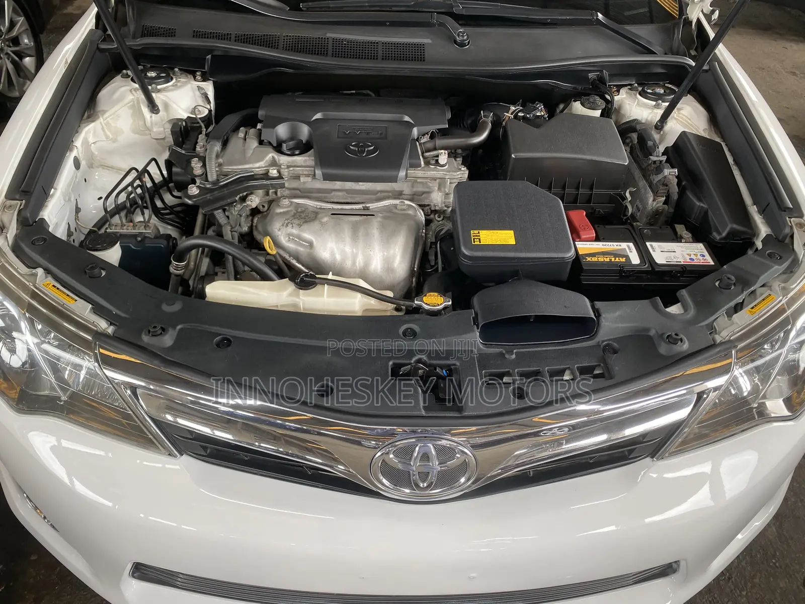 Toyota Camry XLE 4dr Sedan (2.5L 4cyl 6A) 2013 White