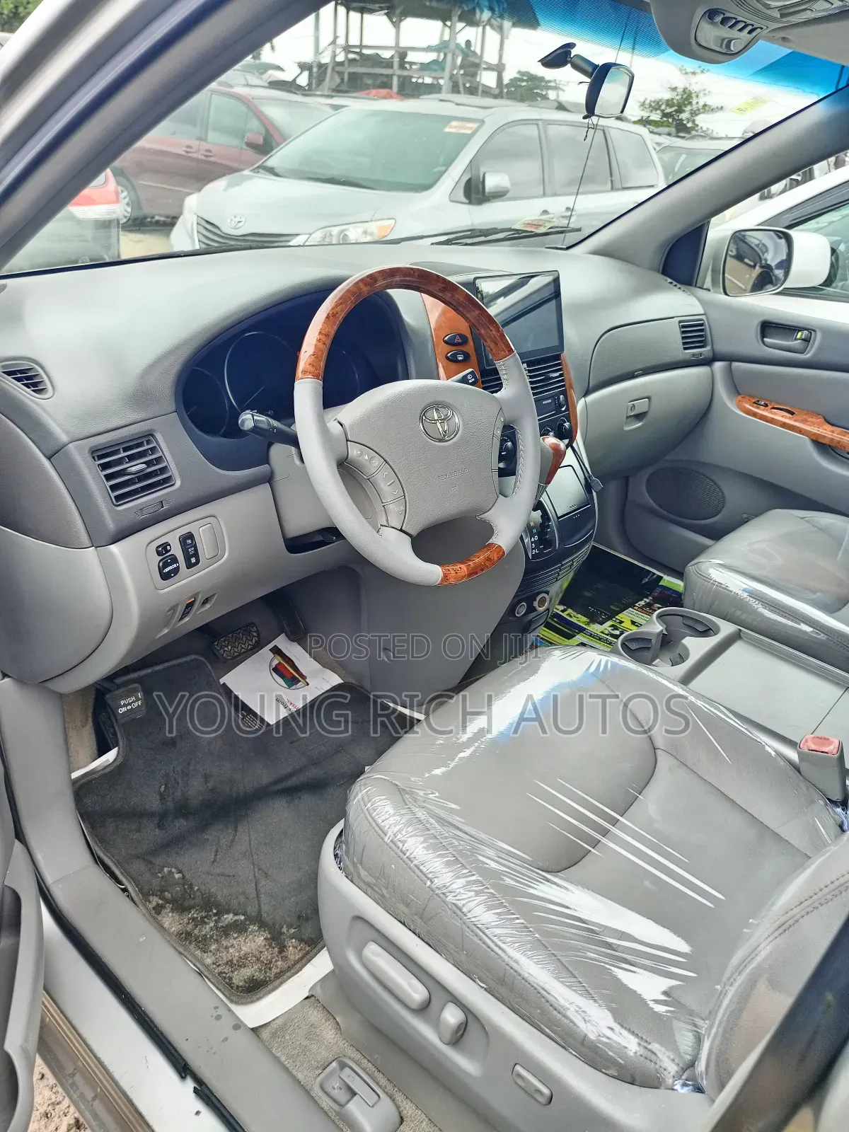 Toyota Sienna 2009 Silver