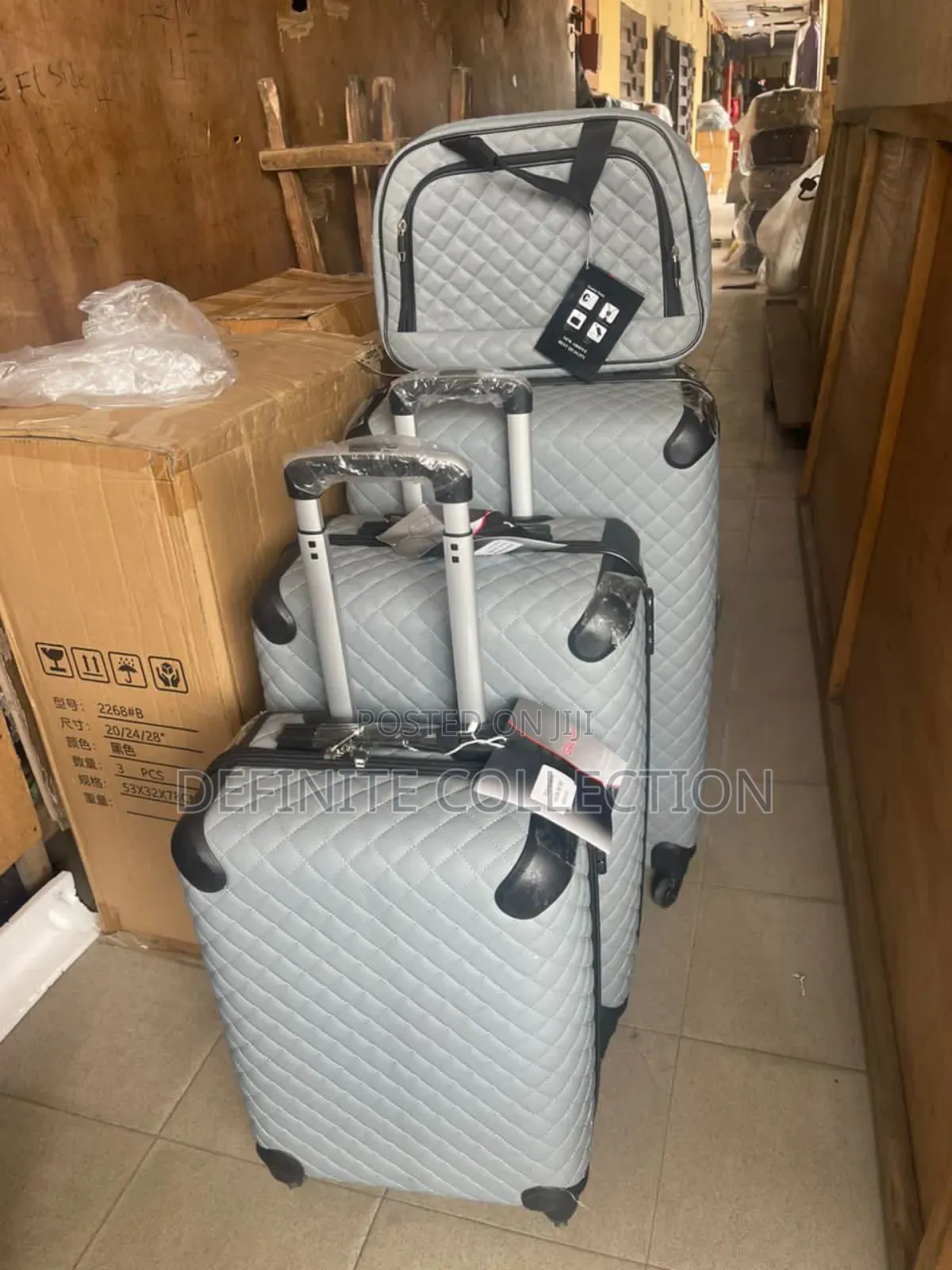 Luxury Travelling Luggage
