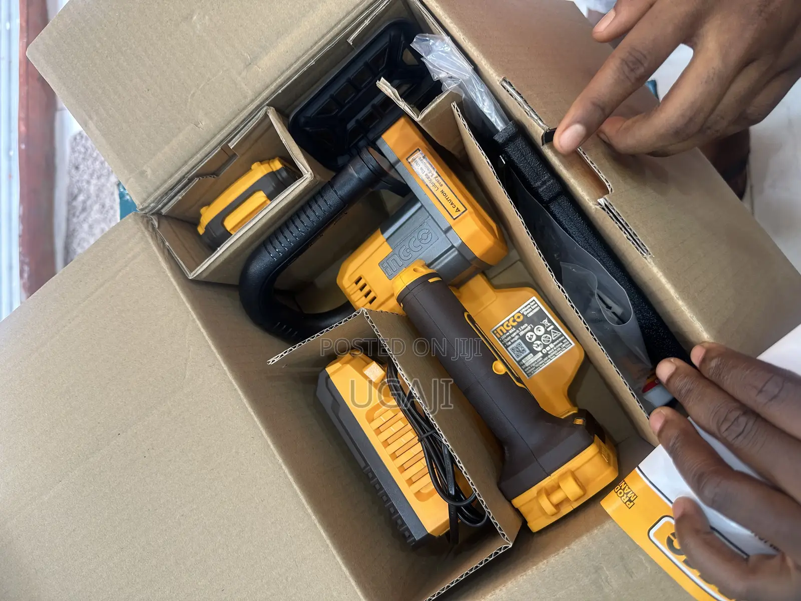 Lithium Ion Chain Saw