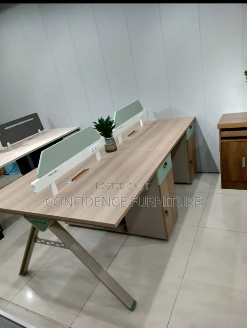 Modern Design Workstation by 4 Partition