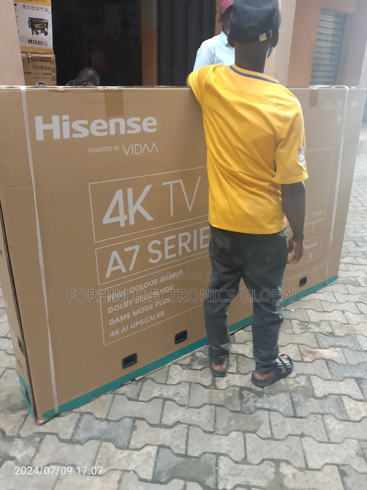 Hisense 85"Inches Uhd Smart Tv.