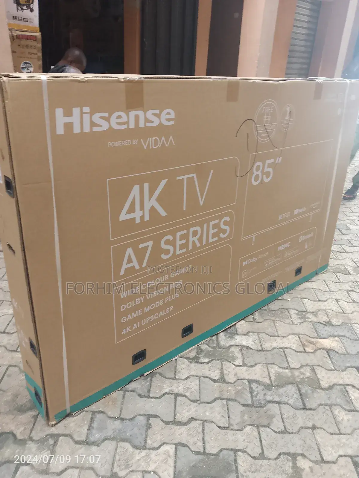 Hisense 85"Inches Uhd Smart Tv.