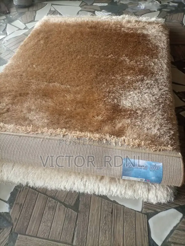 Vip Hairy Center Rug