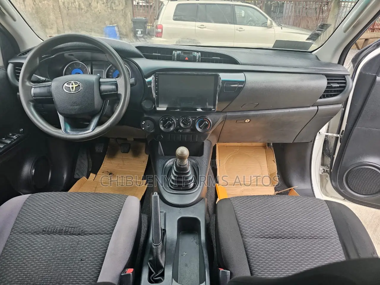 Toyota Hilux SR5 4x4 2017 White