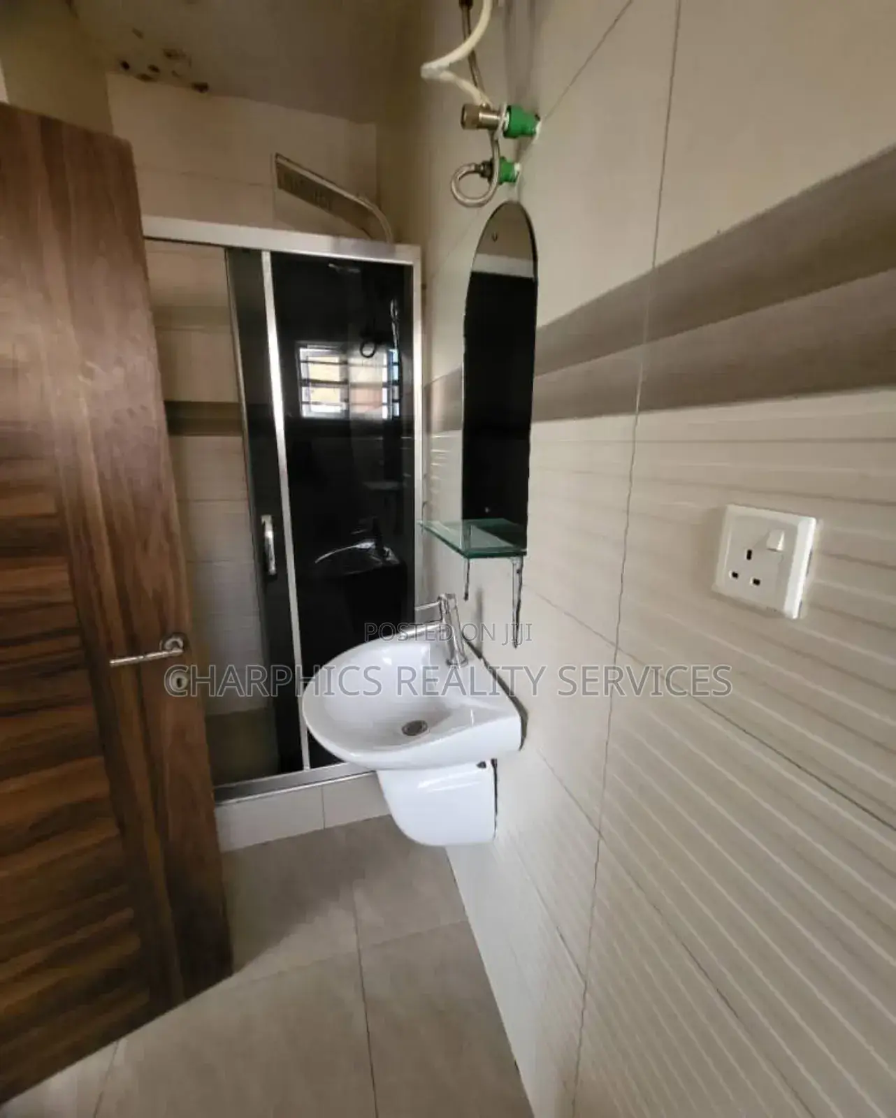 3bdrm Apartment in Lekki for sale