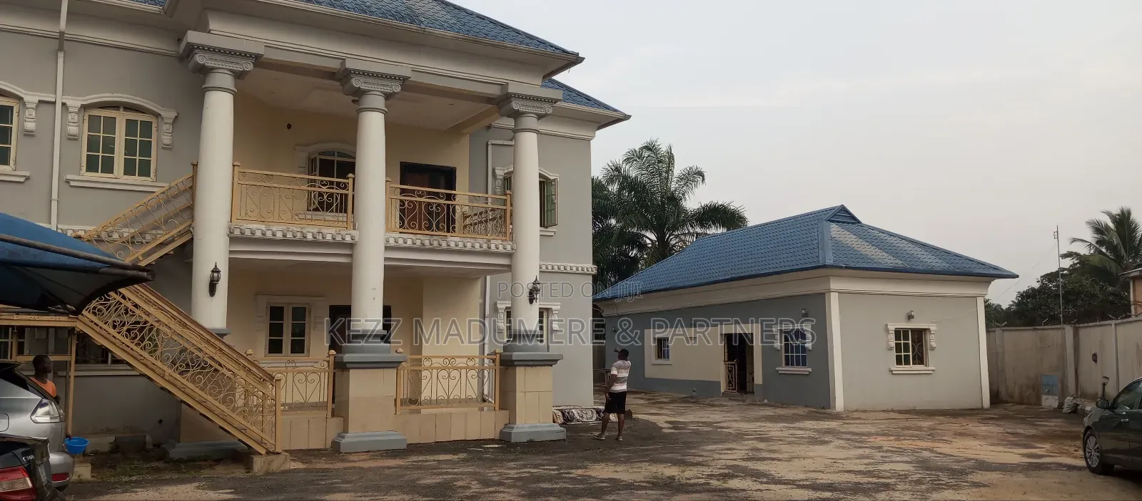 8bdrm Duplex in City Center, Umuahia for sale