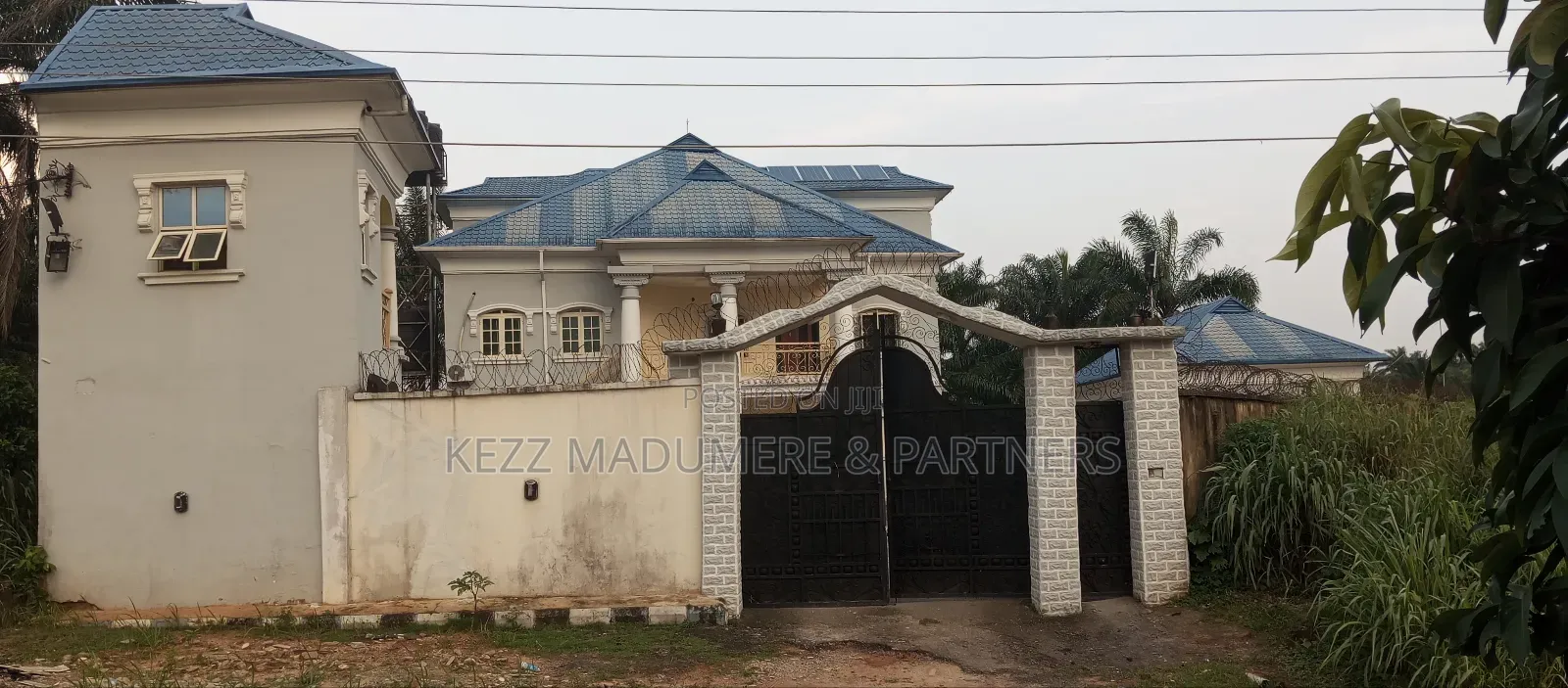 8bdrm Duplex in City Center, Umuahia for sale