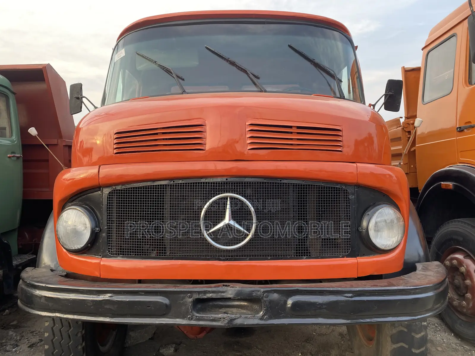 911 Tipper Truck