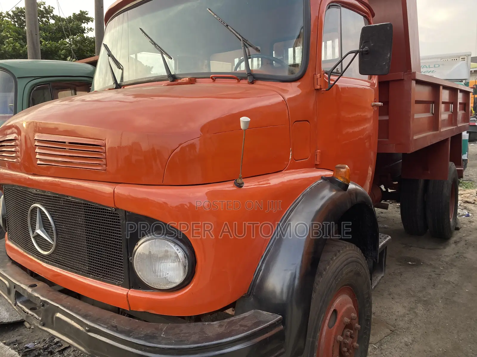 911 Tipper Truck