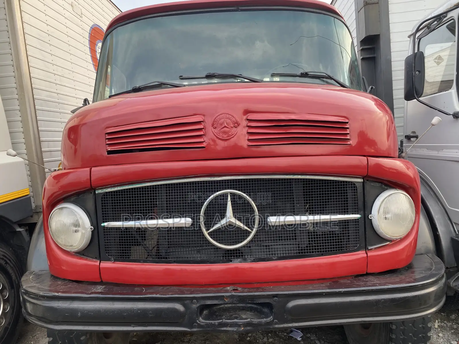 Mercedes Benz Tipper 911