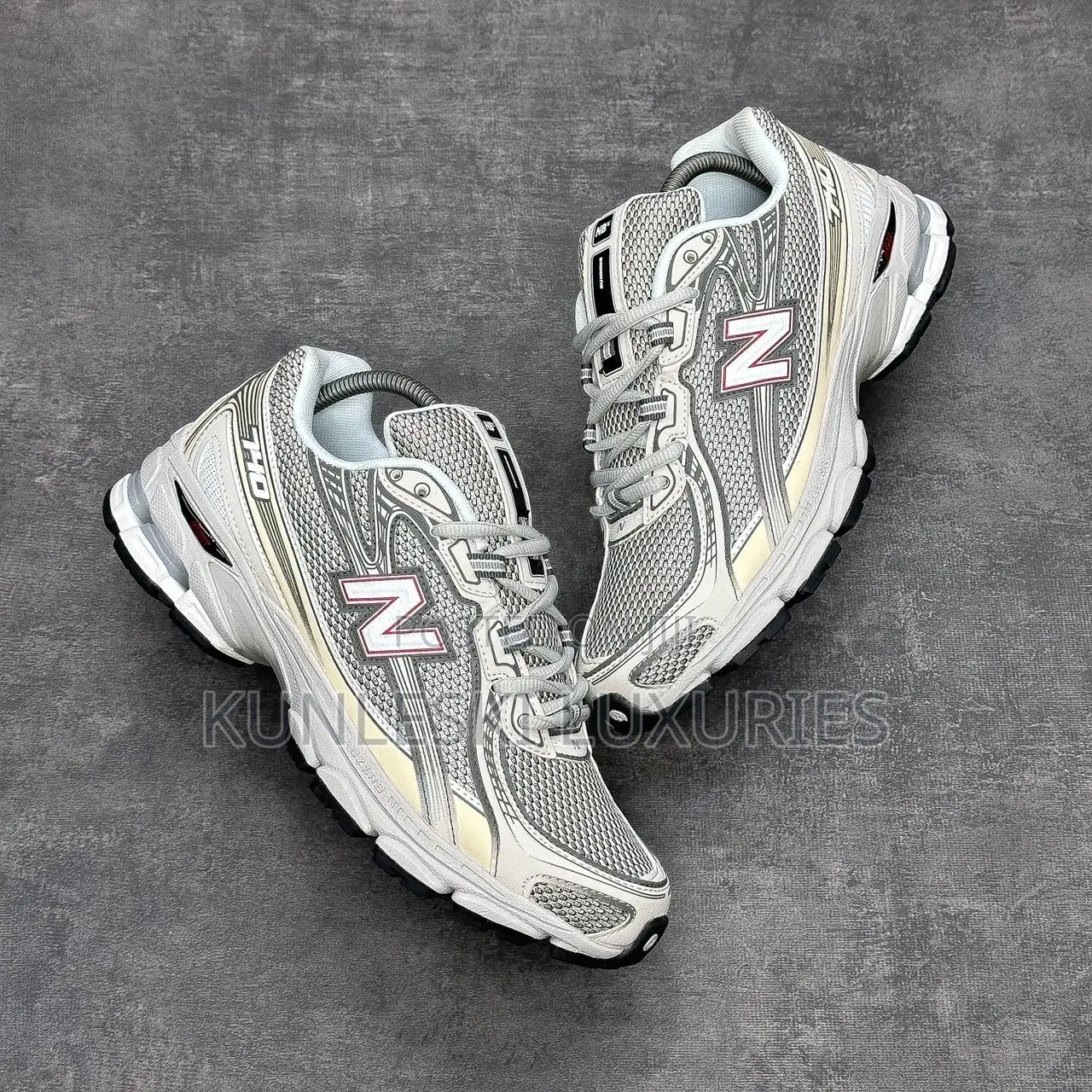 Original New Balance 740 Sliver Sneakers