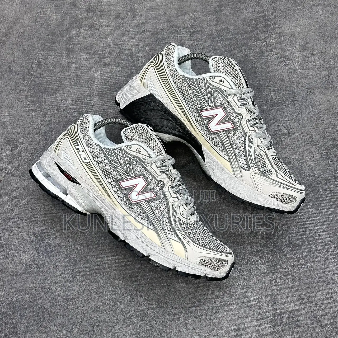 Original New Balance 740 Sliver Sneakers