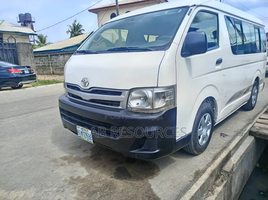 Rent or Hire Toyota Hiace Hummer Bus