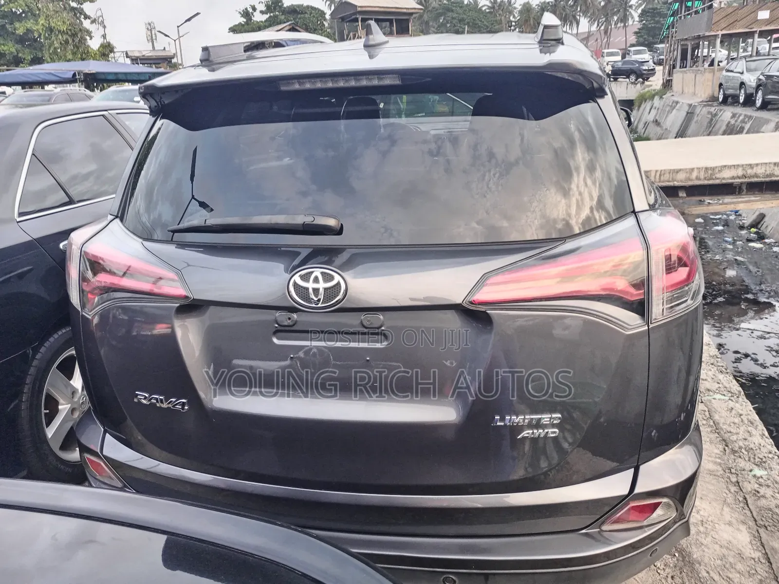 Toyota RAV4 2016 Gray