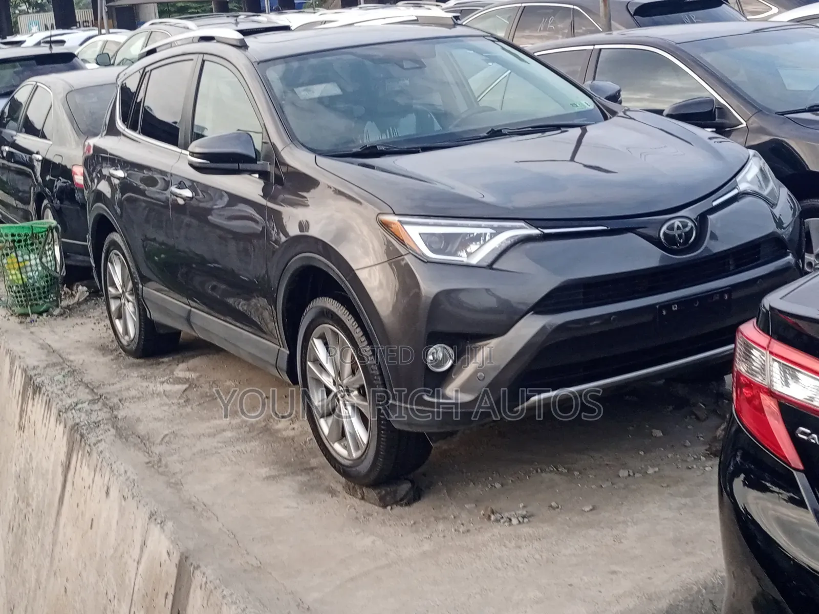Toyota RAV4 2016 Gray