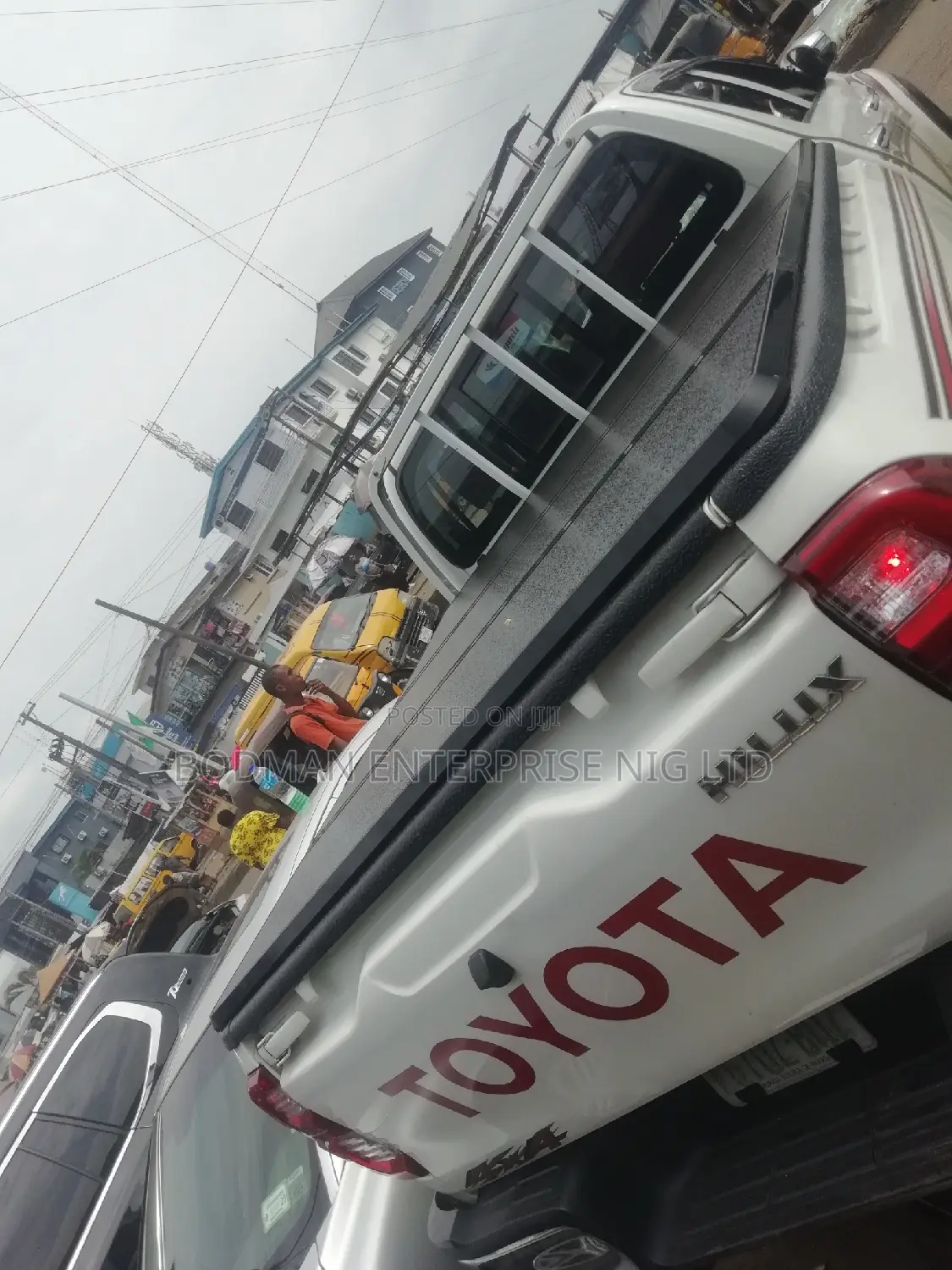 Fiber Folding Boot Cover Hilux "':*=_-