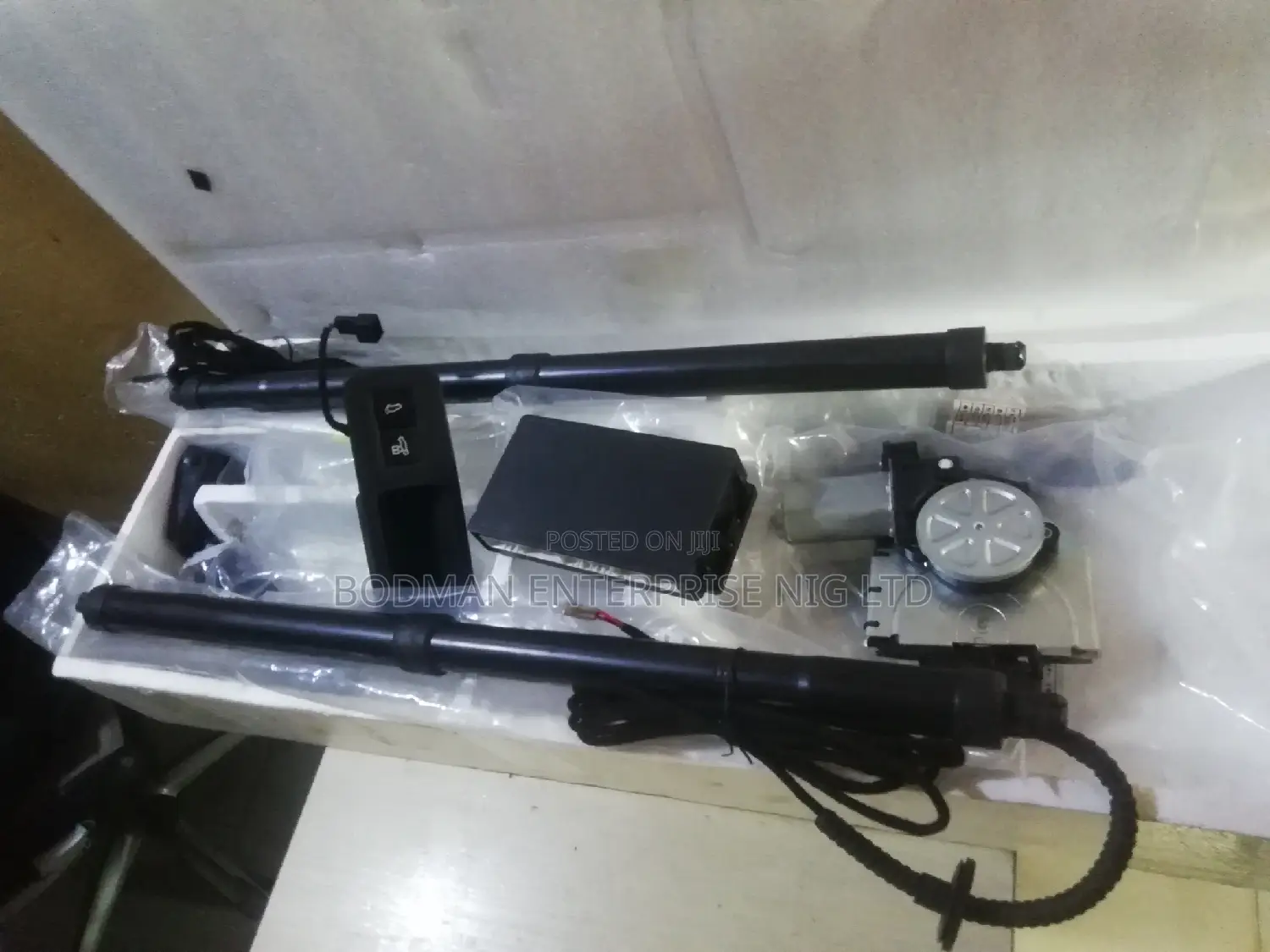 Boot Shock for Toyota Land Cruiser 2022 Model =-_