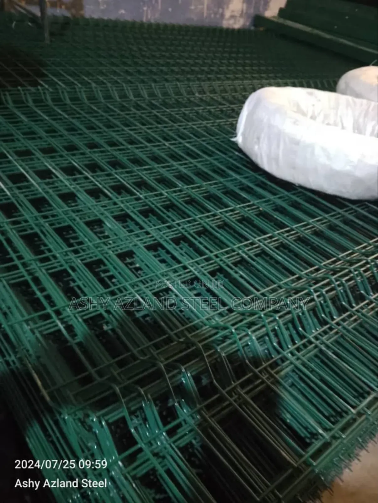 Finger Free Panel Mesh Wire 2.4"X2.7mtrs