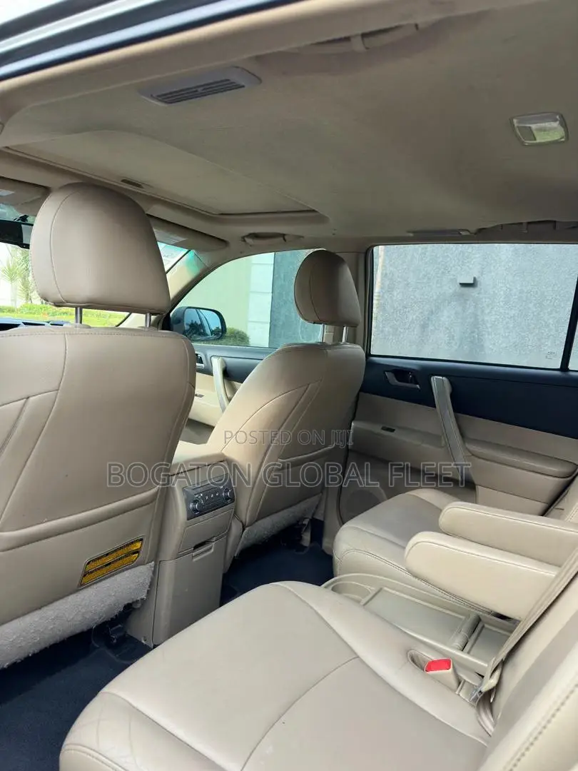 2014 Toyota Highlander for Rent