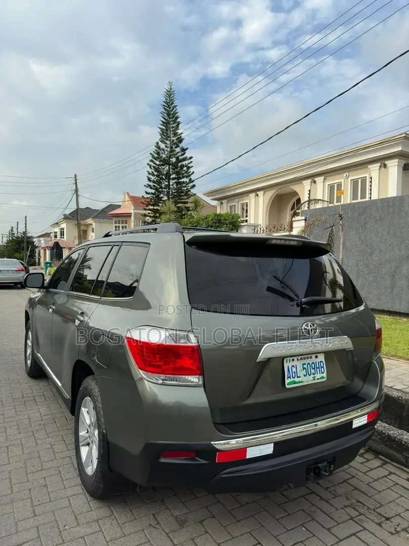 2014 Toyota Highlander for Rent