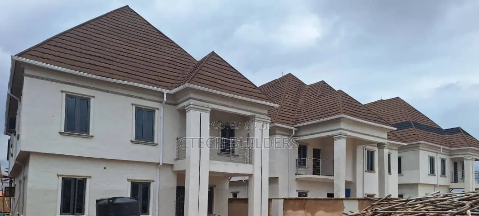 8bdrm Duplex in Benin City for sale