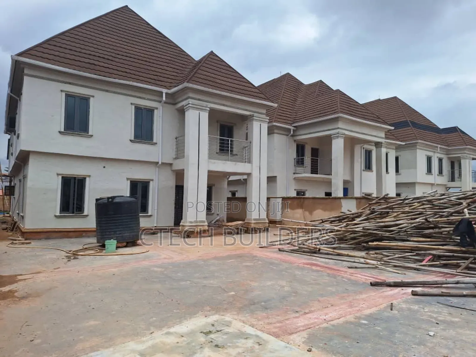 8bdrm Duplex in Benin City for sale