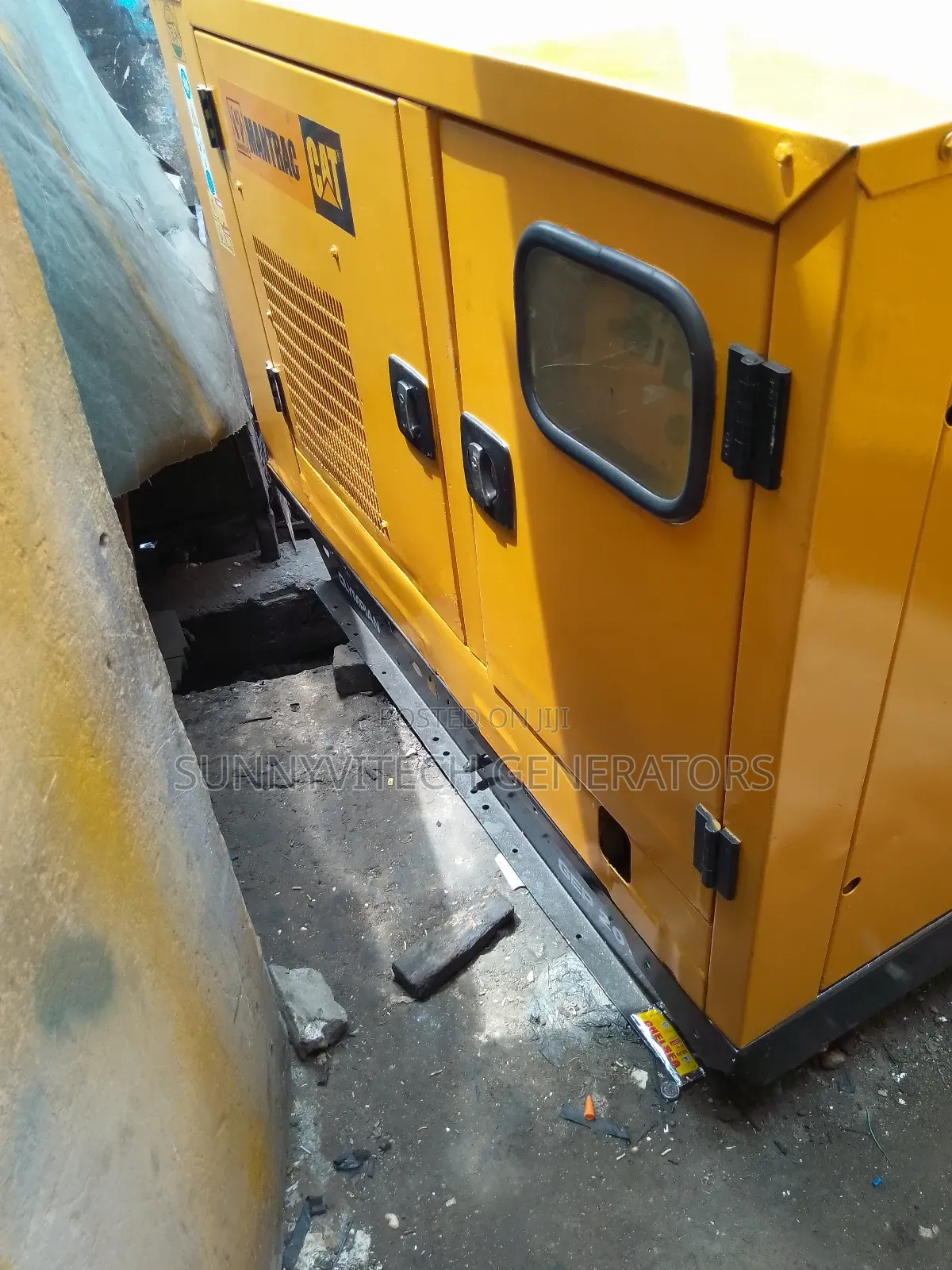 20kva Generator Mantrac Cat Super Silence Almost New One