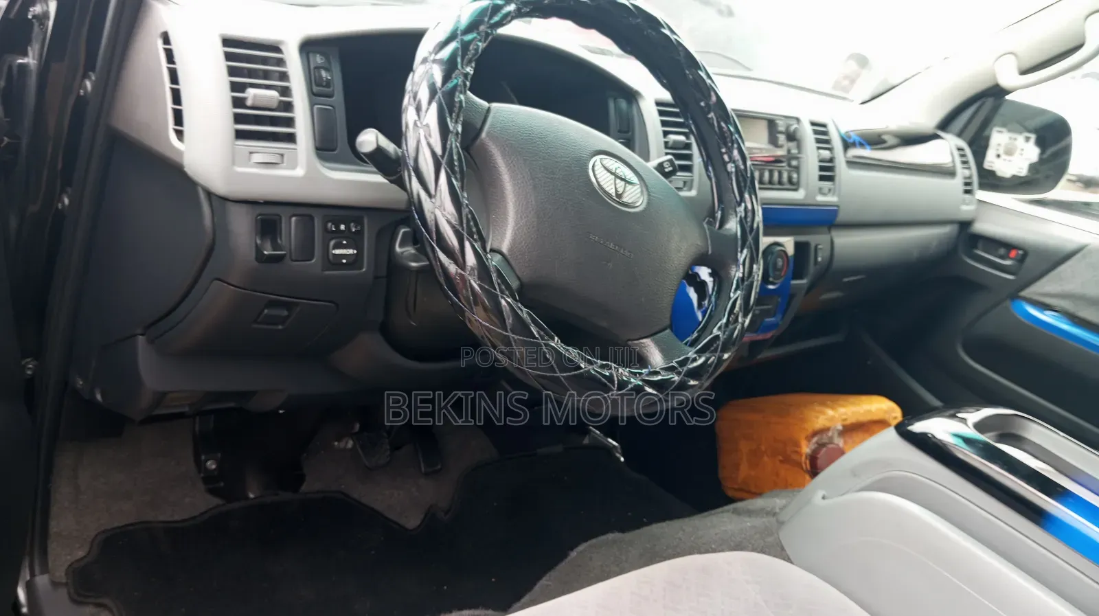 Toyota HiAce 2012 Black