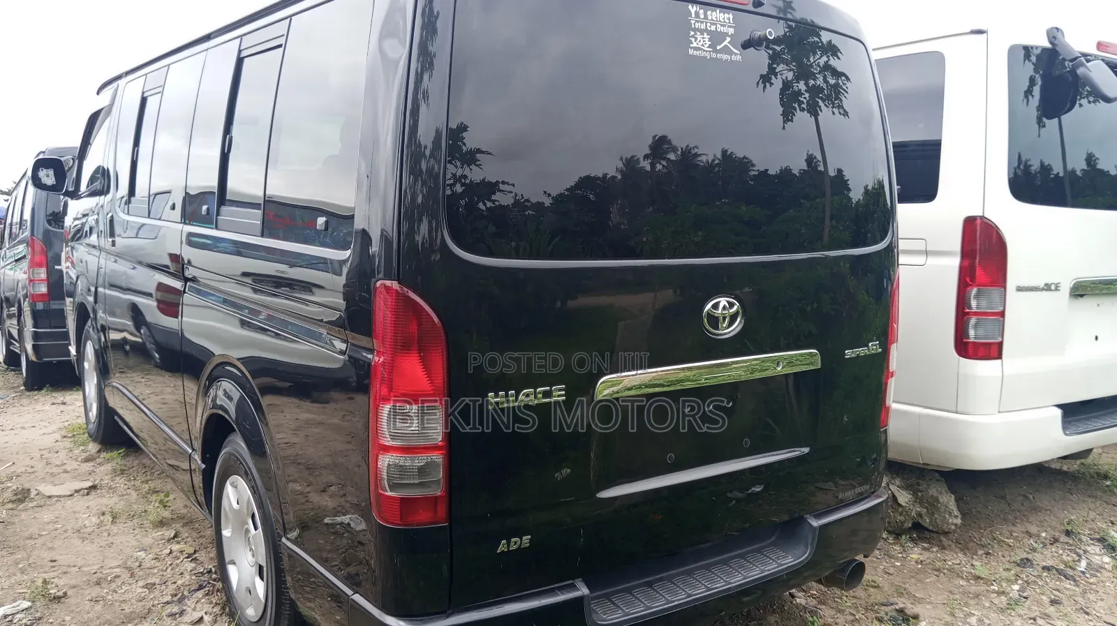 Toyota HiAce 2012 Black