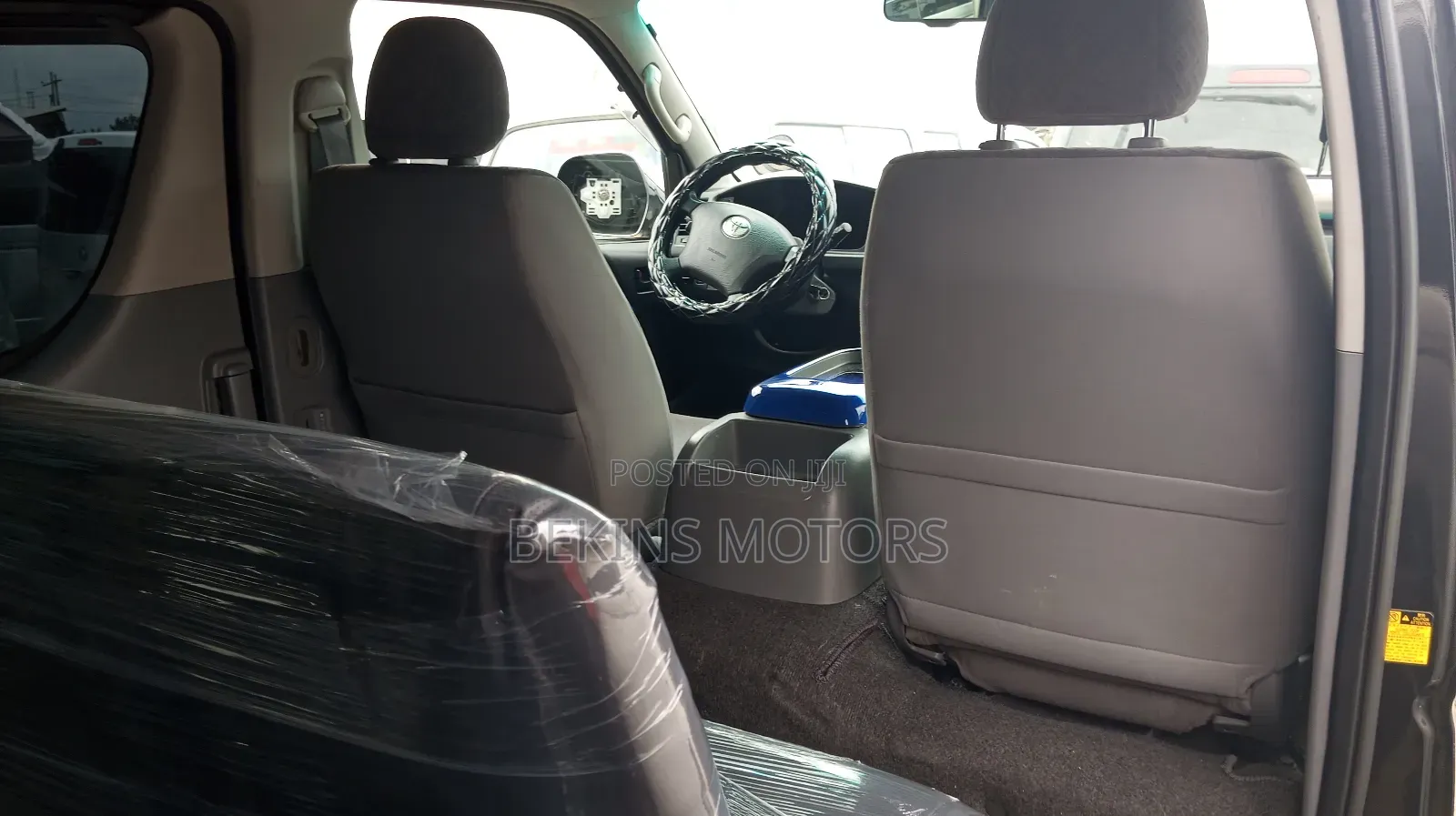 Toyota HiAce 2012 Black